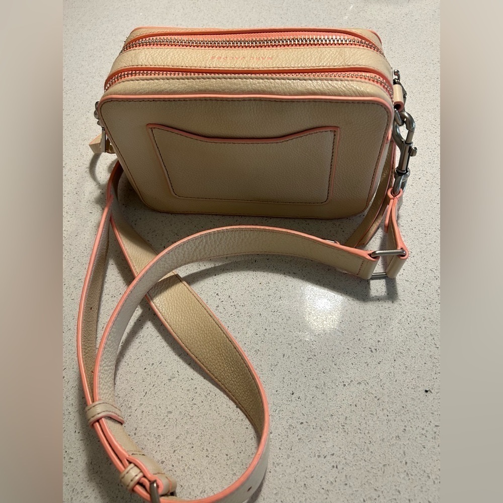 Marc Jacobs l The Fluoro Edge Moto Shot crossbody bag l Neutral - Picture 8 of 9
